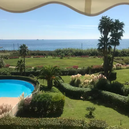 Vue Juan Les Pins 公寓 *