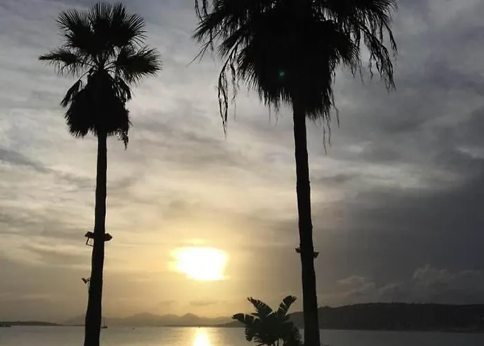 Vue Juan Les Pins アパート *